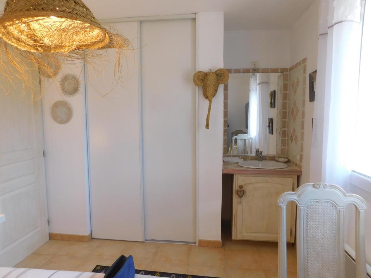 Bed and Breakfast Chez Marie Регюс Экстерьер фото