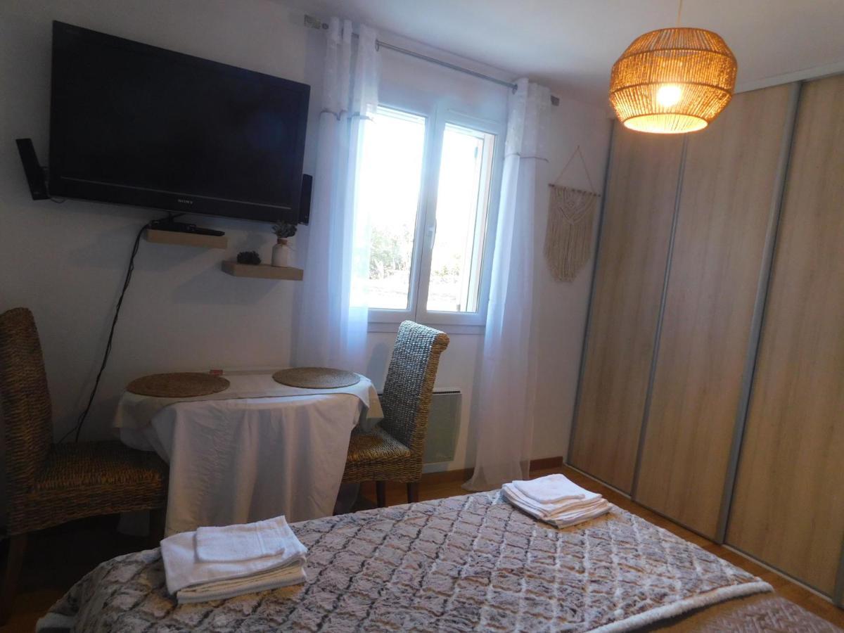 Bed and Breakfast Chez Marie Регюс Экстерьер фото