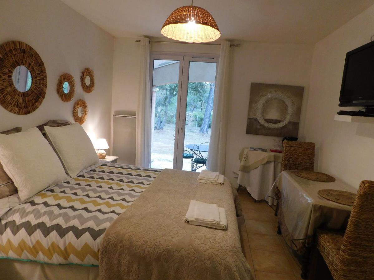 Bed and Breakfast Chez Marie Регюс Экстерьер фото