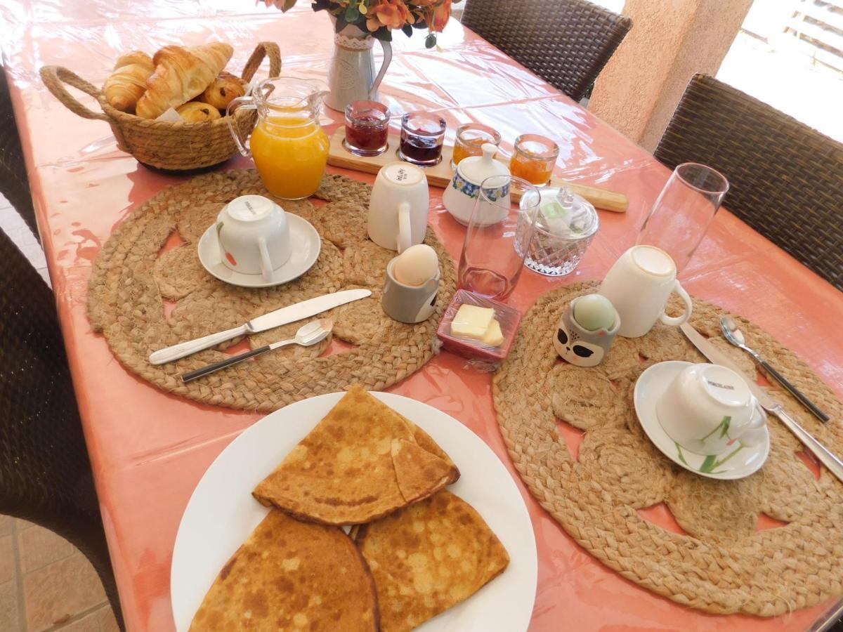 Bed and Breakfast Chez Marie Регюс Экстерьер фото